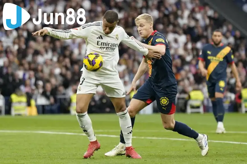 Real Madrid được dự đoán sẽ có chiến thắng để củng cố ngôi đầu. 